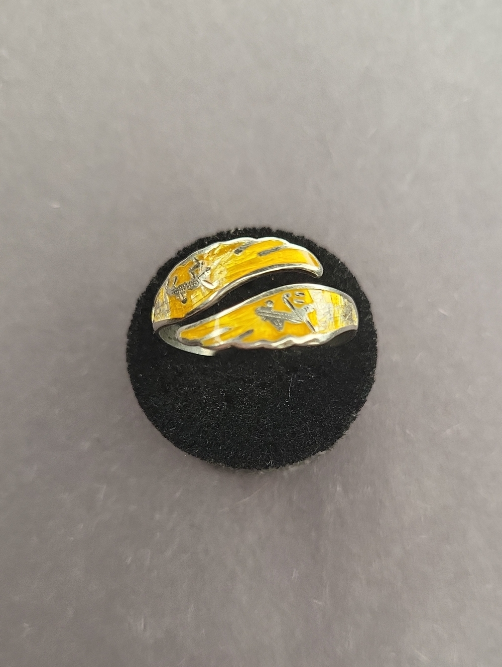 SIAM Vintage Yellow Enamel Leaf Wrap Ring